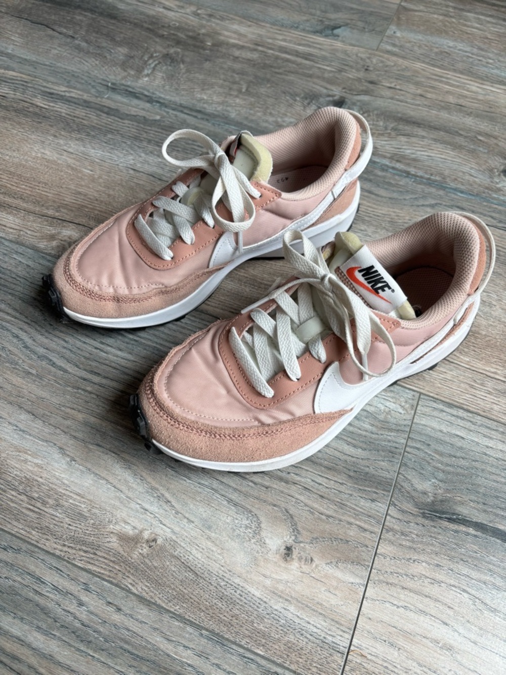 Nike Women's Waffle Debut - Picture 2 of 3